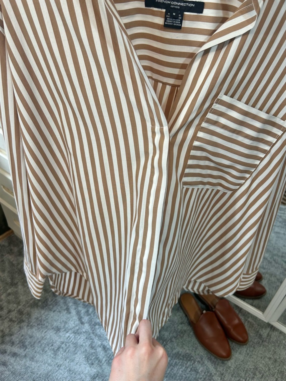 Toffe Pinstripe V-Neck Pocket Long Sleeve Hidden Button Down Oversized Blouse✨ - Picture 7 of 8
